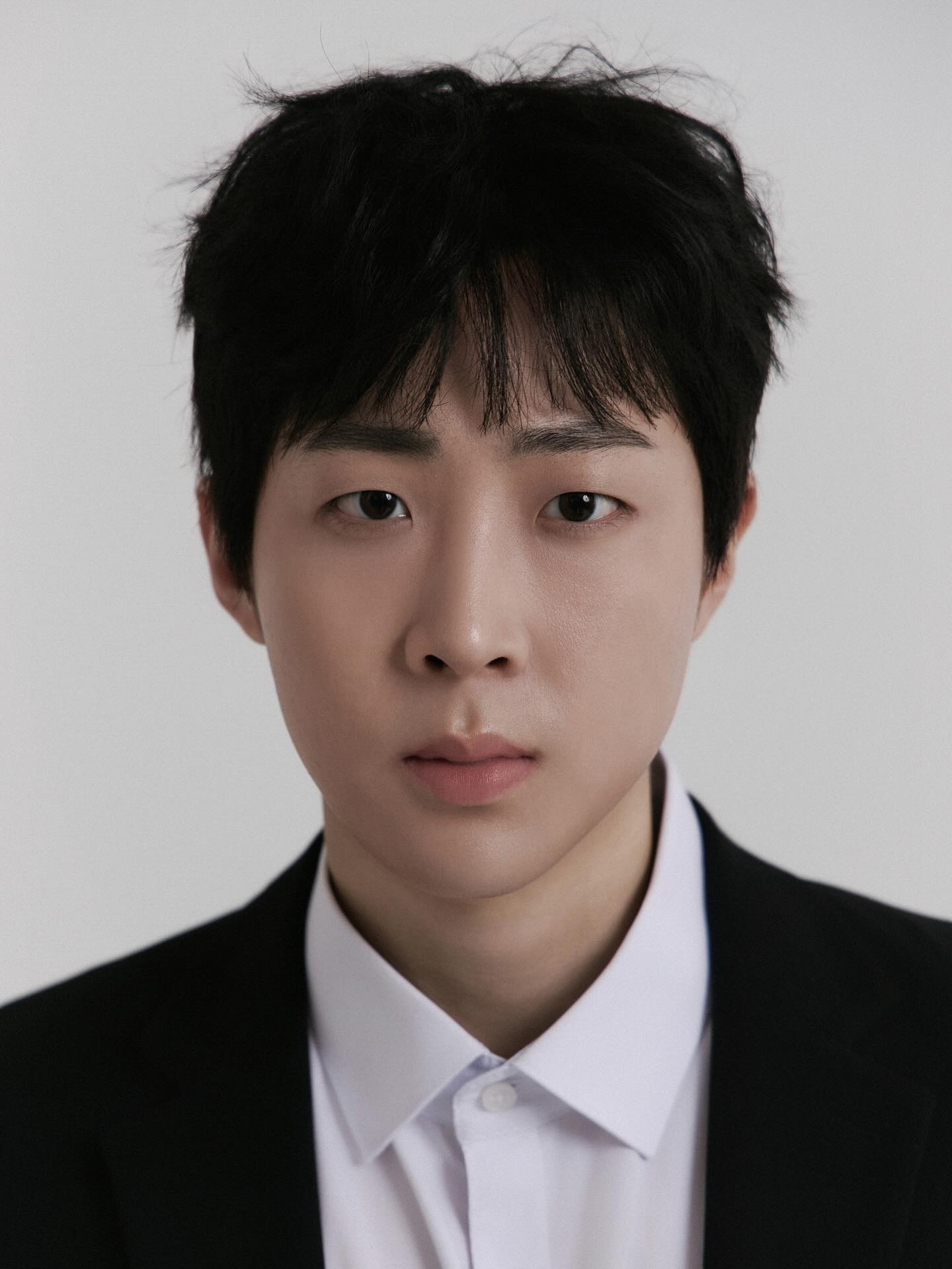 Kang Hyun-Wook-2001-p01.jpg