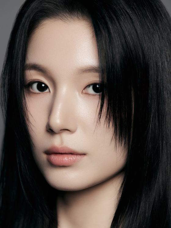 Han Dong-Hee-0416-p01.jpg