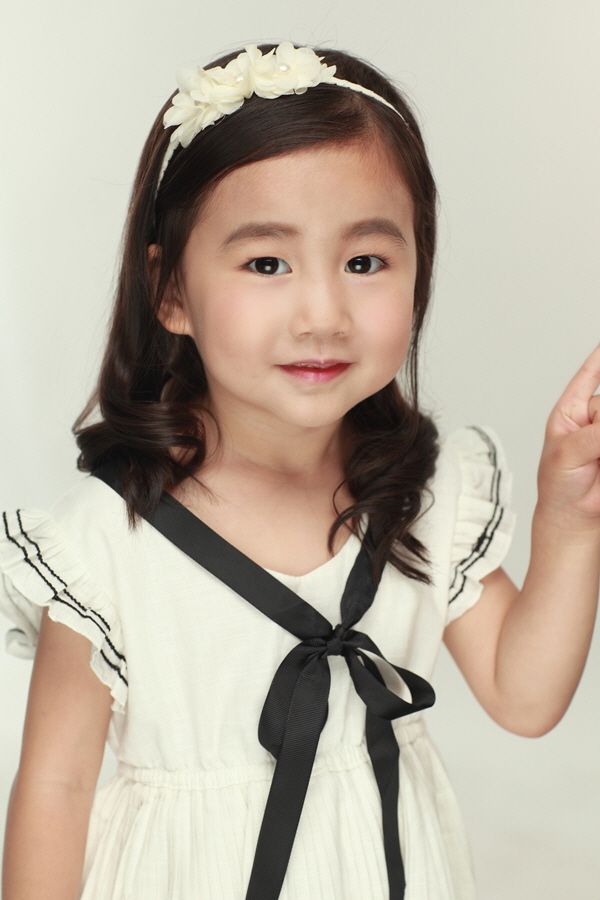 Lee Ye-Jin (2012)-p01.jpg