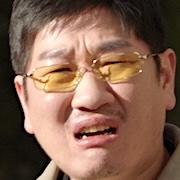 File:The Apartment Job-Lee Do-Goon1.jpg