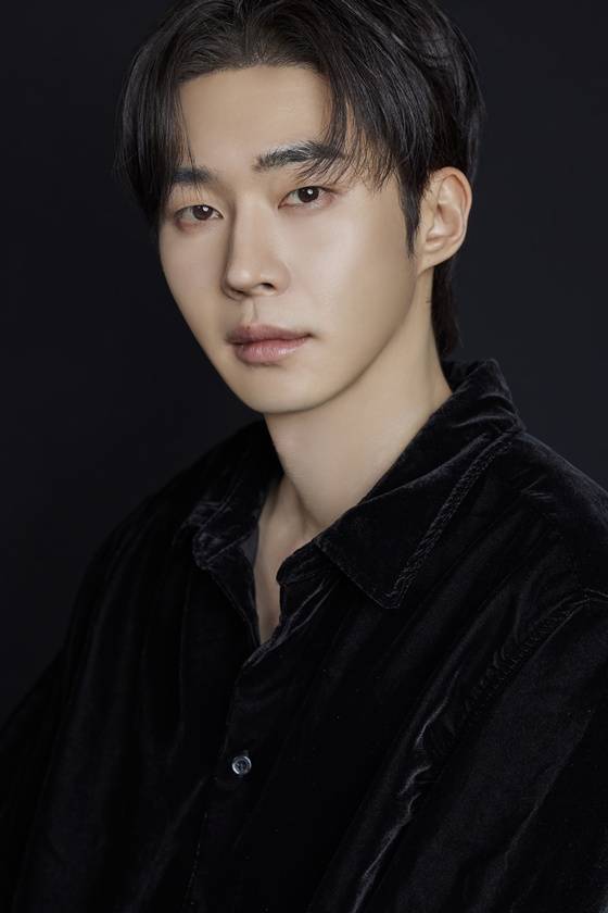 Mu Jin-Sung-1988-p1.jpeg