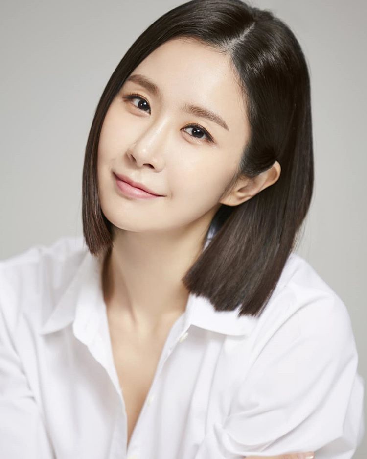 Lee Si-Yoo-actress1-p1.jpg