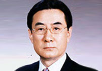 Shin Kwi-Sik (1941)-p01.jpg