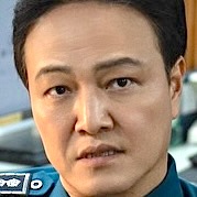 Trigger-NFLX-Jung Woong-In.jpg