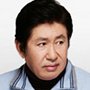 Mom's Dead Upset-Kim Yong-geon.jpg