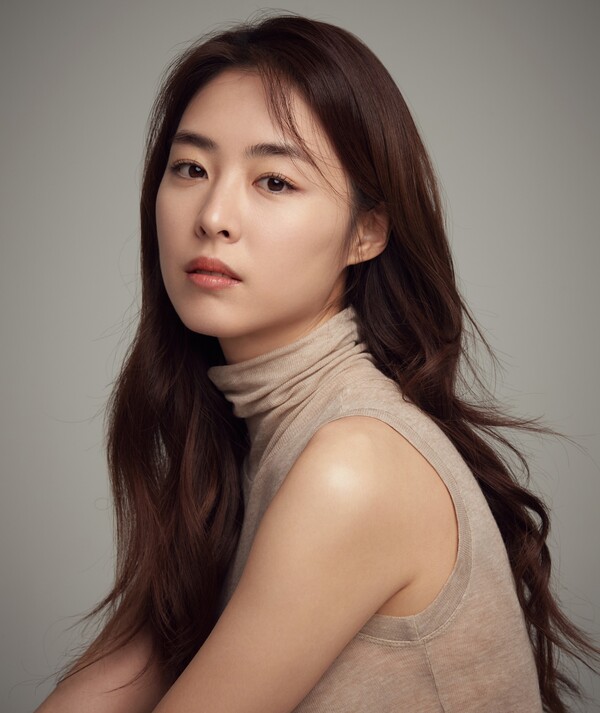 Lee Yeon-Hee-1988-p1.jpeg