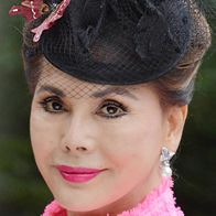 Dokushin Kizoku-Dewi Sukarno.jpg