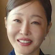 Honour-Uhm Ji-Won1.jpg
