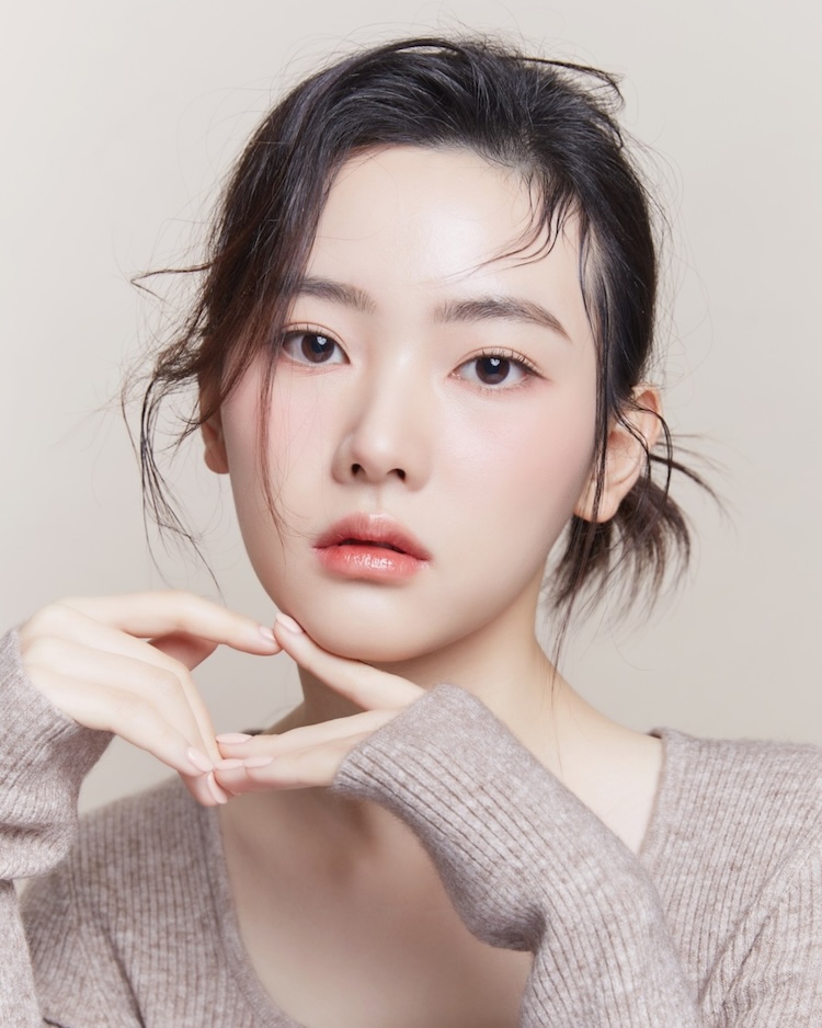 Kang Shin-actress-p1.jpeg