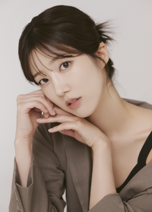 Lee Ji-Won-1995-pr01.jpeg