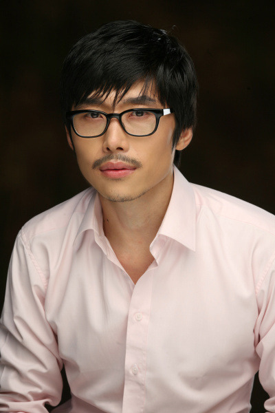 Son Hyun-Woo (1979) - AsianWiki